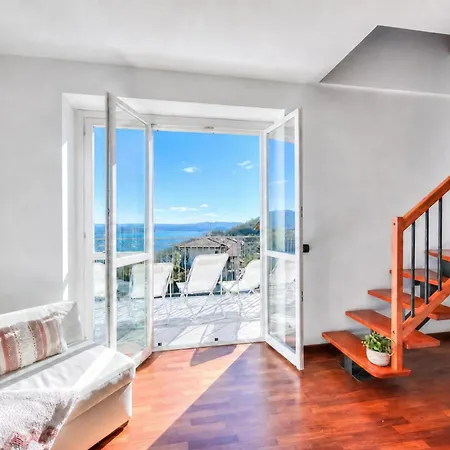 Penthouse The Magnifique View - Happy Daire Stresa