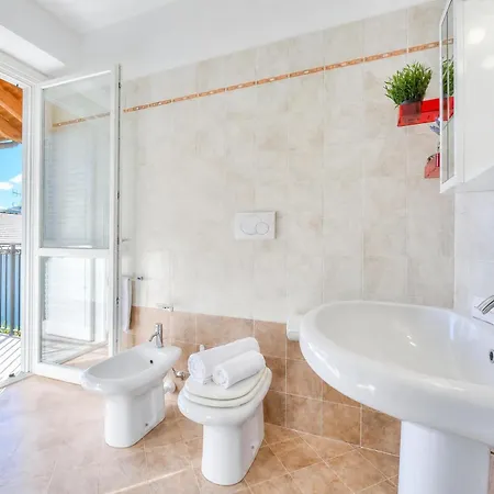Penthouse The Magnifique View - Happy Daire Stresa